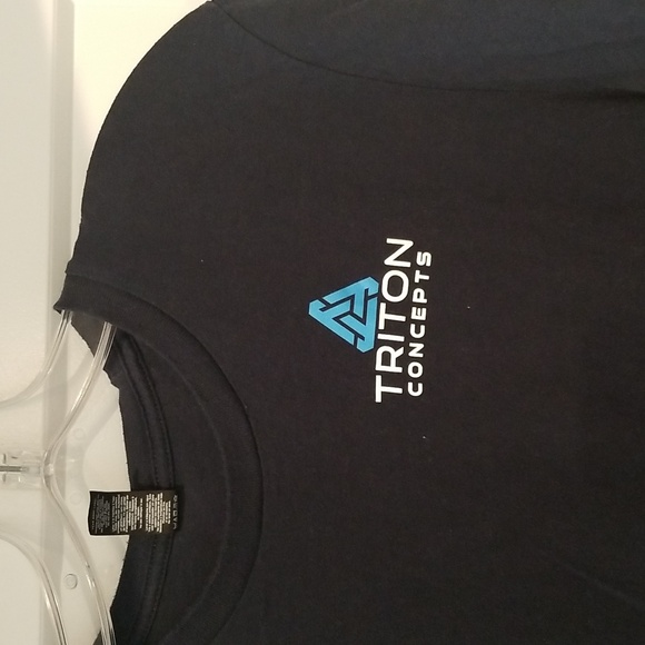 The Concert Tee District Navy Crewneck Tshirt Size Large - Picture 2 of 12